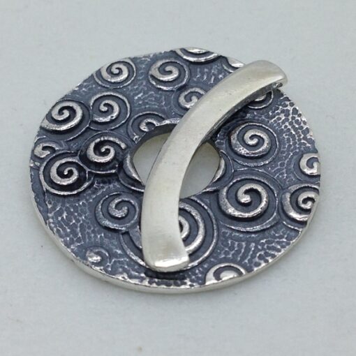 ST138 sterling silver toggle